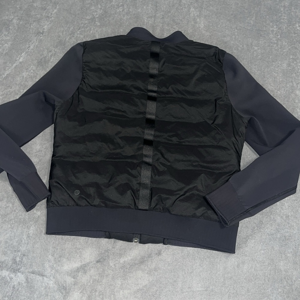 LULULEMON / 6/ Womens Down & Around Reversible Goose Down Puffer Bomber Jacket